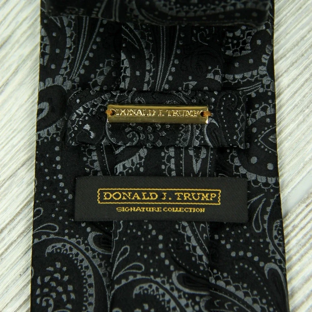Donald J Trump Signature Collection Mens Neck Tie Black Silver Gold Paisley 60